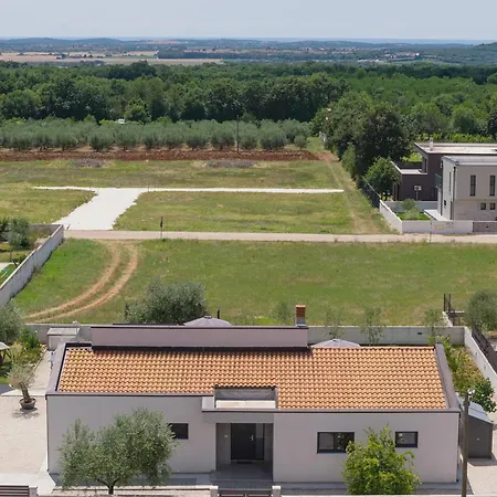Esti Villa Loborika